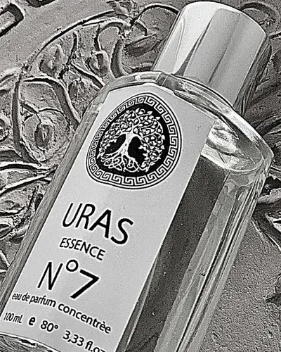 Perfumes nicho URAS, alta duración y calidad artesanal, elaborados en Milán