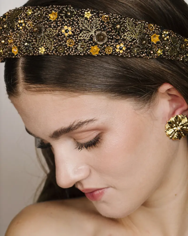 Dp-00402 Diadema de novia artesanal con pedreria y piezas de metal