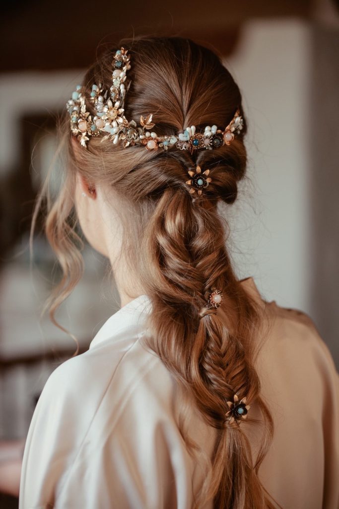 Supertocadas, novia con trenza y tocado