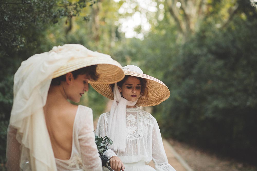 Supertocadas, cómo elegir tocado de boda según el velo, pamela o sombrero