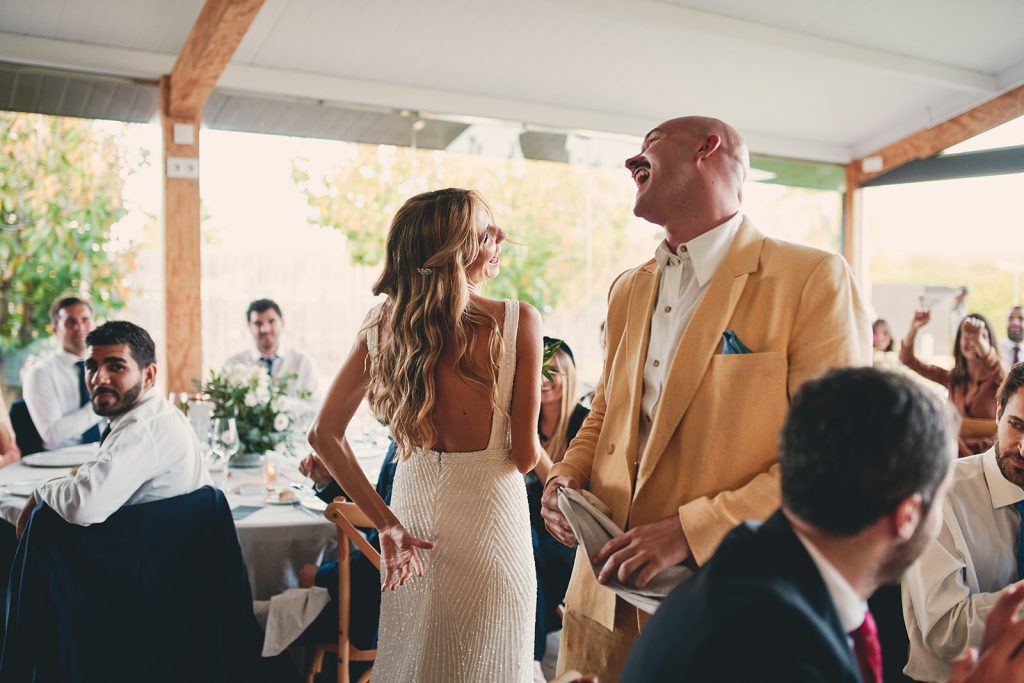 Supertocadas, horquillas en novia elegante con pelo suelto