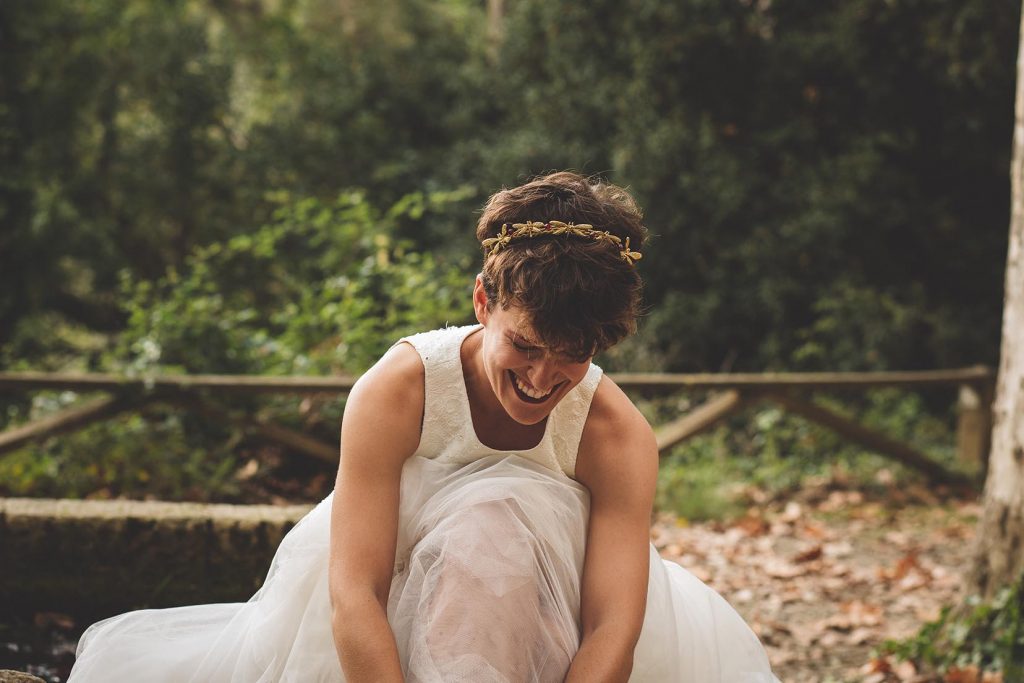 Supertocadas, cómo elegir tocado de boda para novia con el pelo corto