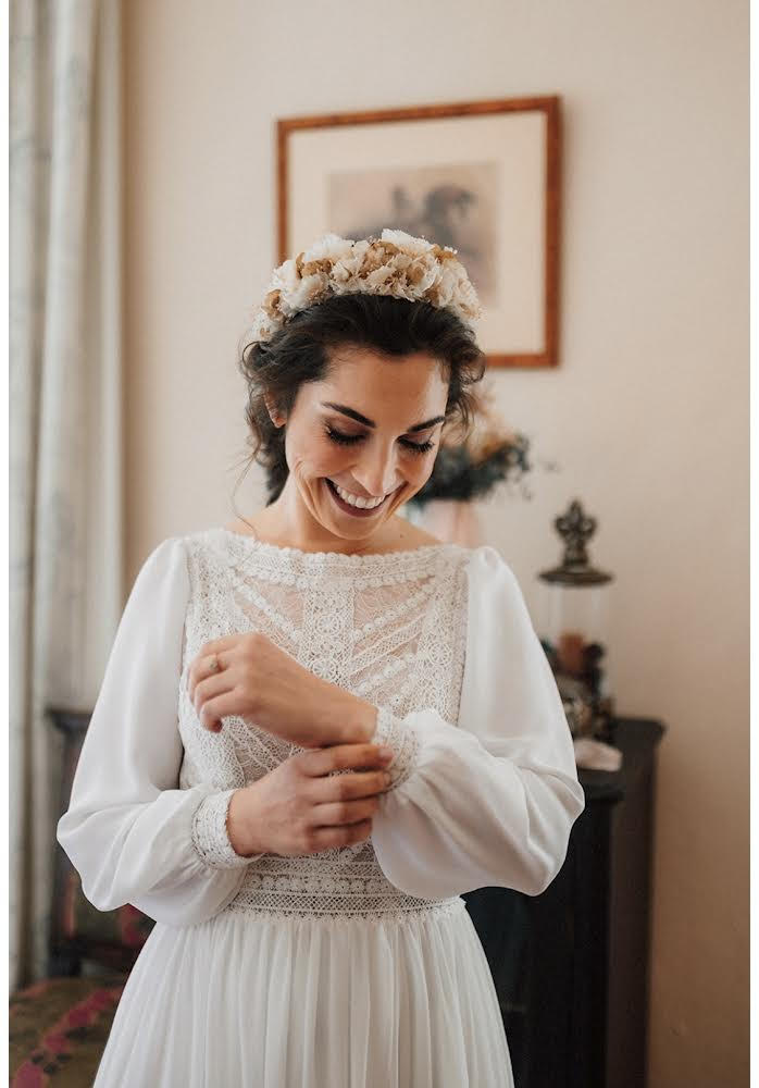 Tocado tiara boda flores preservada blanca