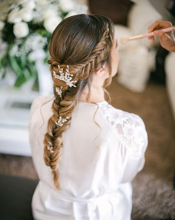 Trenza novia con tocado boda horquillas perlas